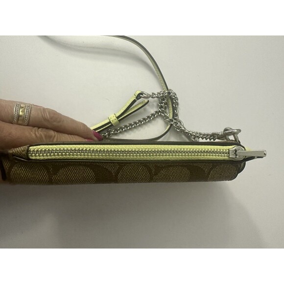 NWOT Coach North/South Phone Crossbody In Signature Canvas C7397 Khaki/Pale Lime - Picture 7 of 8